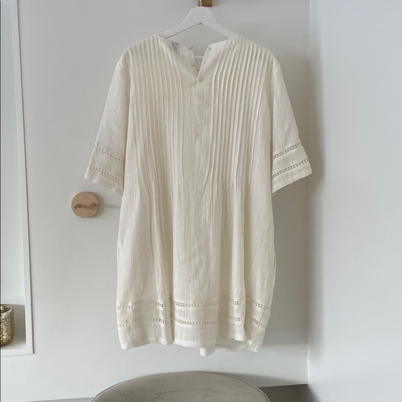 White Flowy Sisterknots Dress - Picture 2 of 3